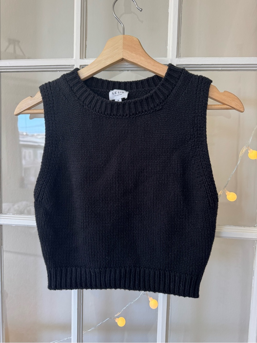 LE LIS Black Knit Sweater Vest Dark Academia Classic Preppy Collegiate Layering